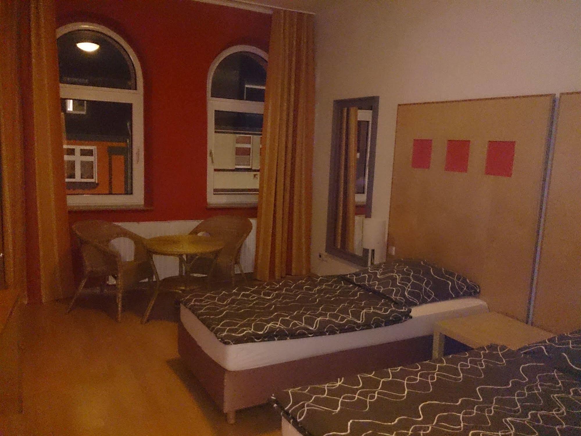 Ruhrzimmer เกลเซนเคียร์เคน ภายนอก รูปภาพ